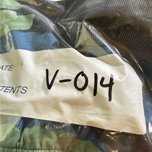 Lululemon Blue-Green-Gray-Black Watercolor Athleisure Shorts in Size Large - Picture 8 of 8